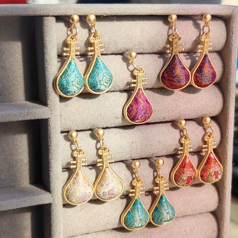 Earrings/Stud earrings