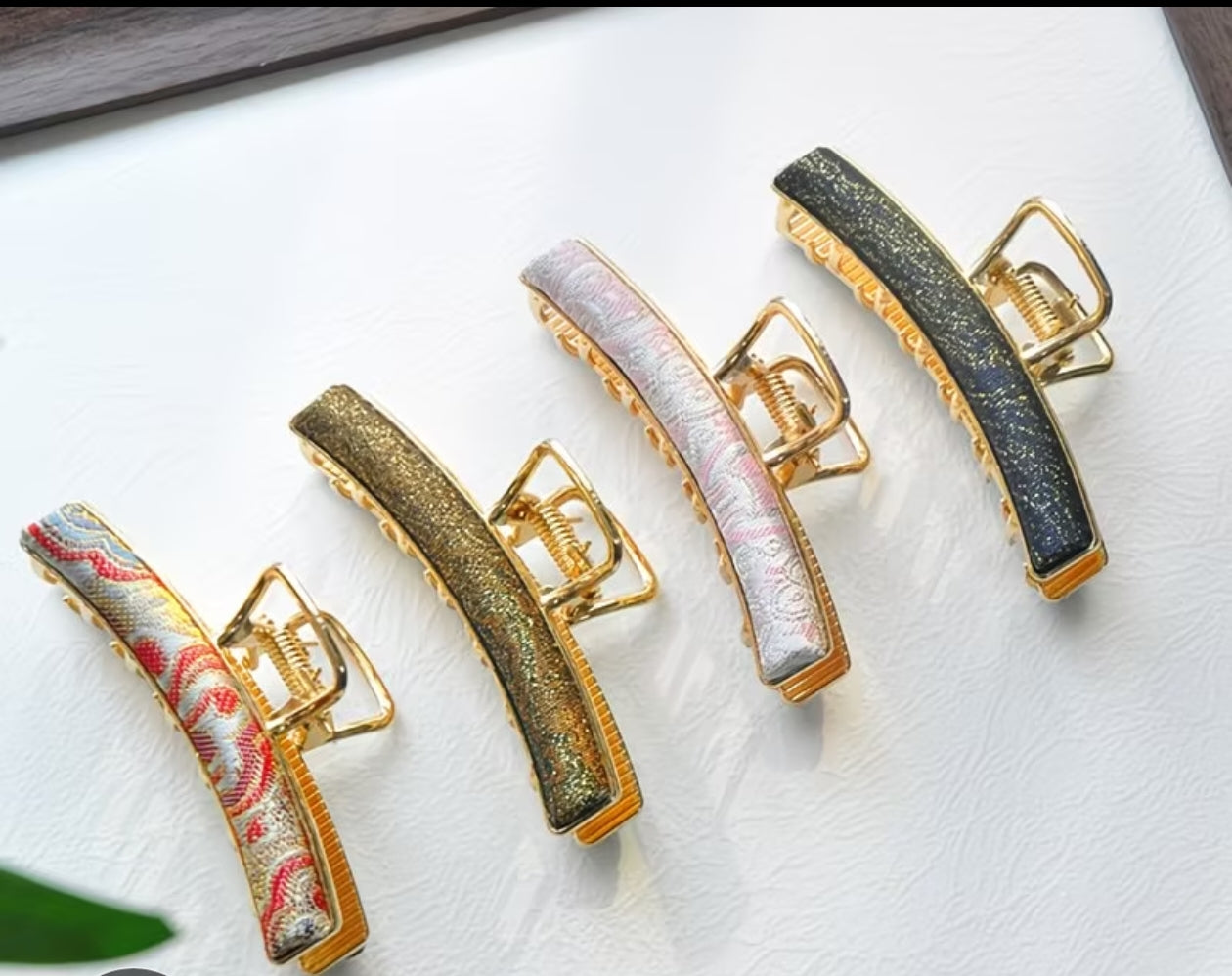 Large hair clip