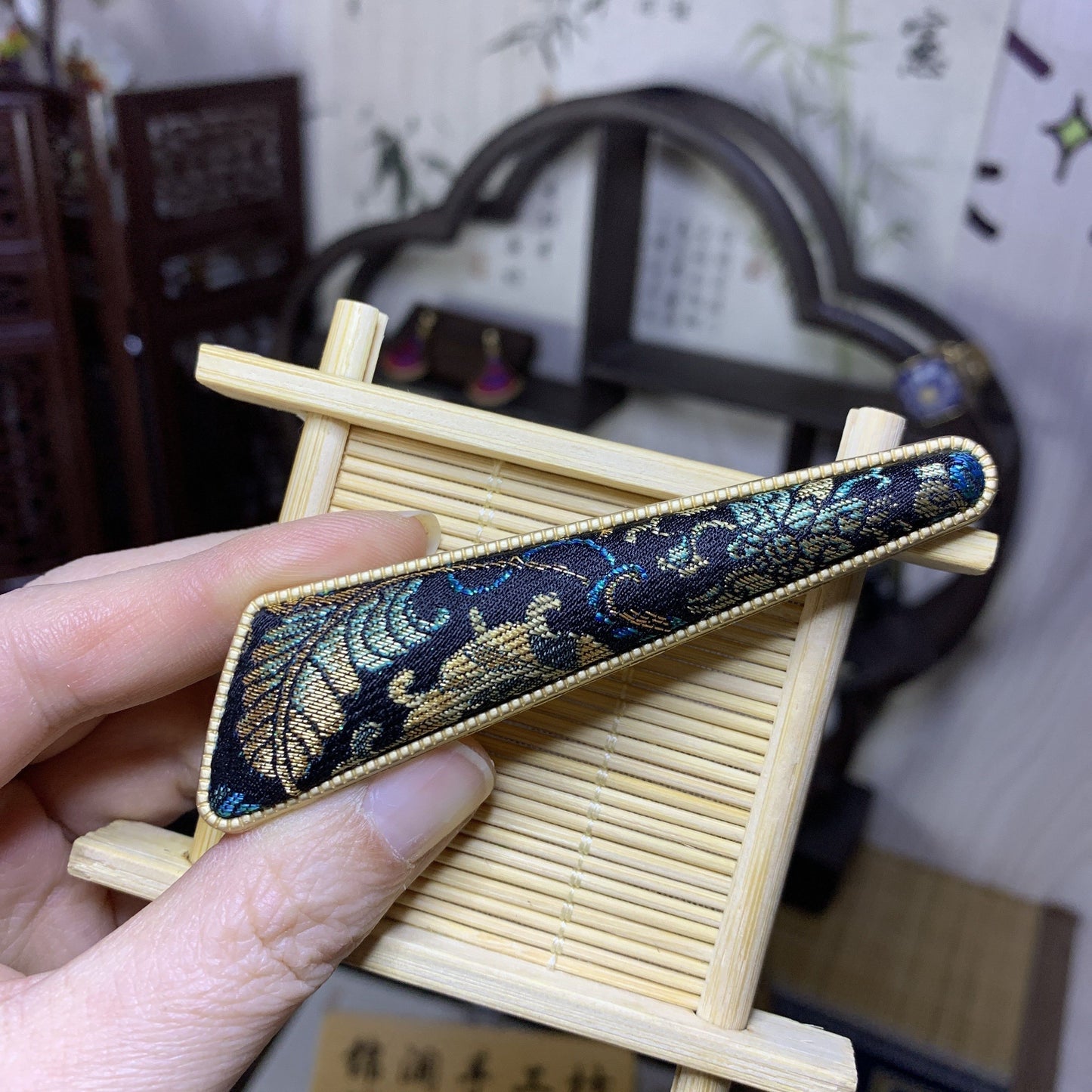 Large hair clip