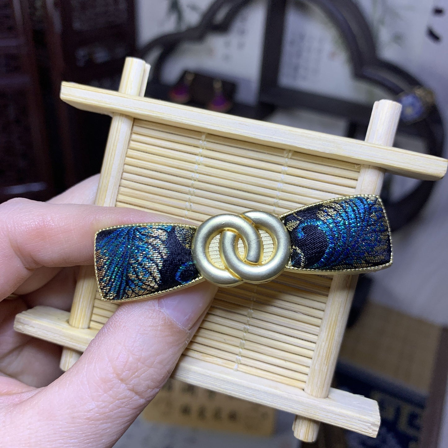 Large hair clip