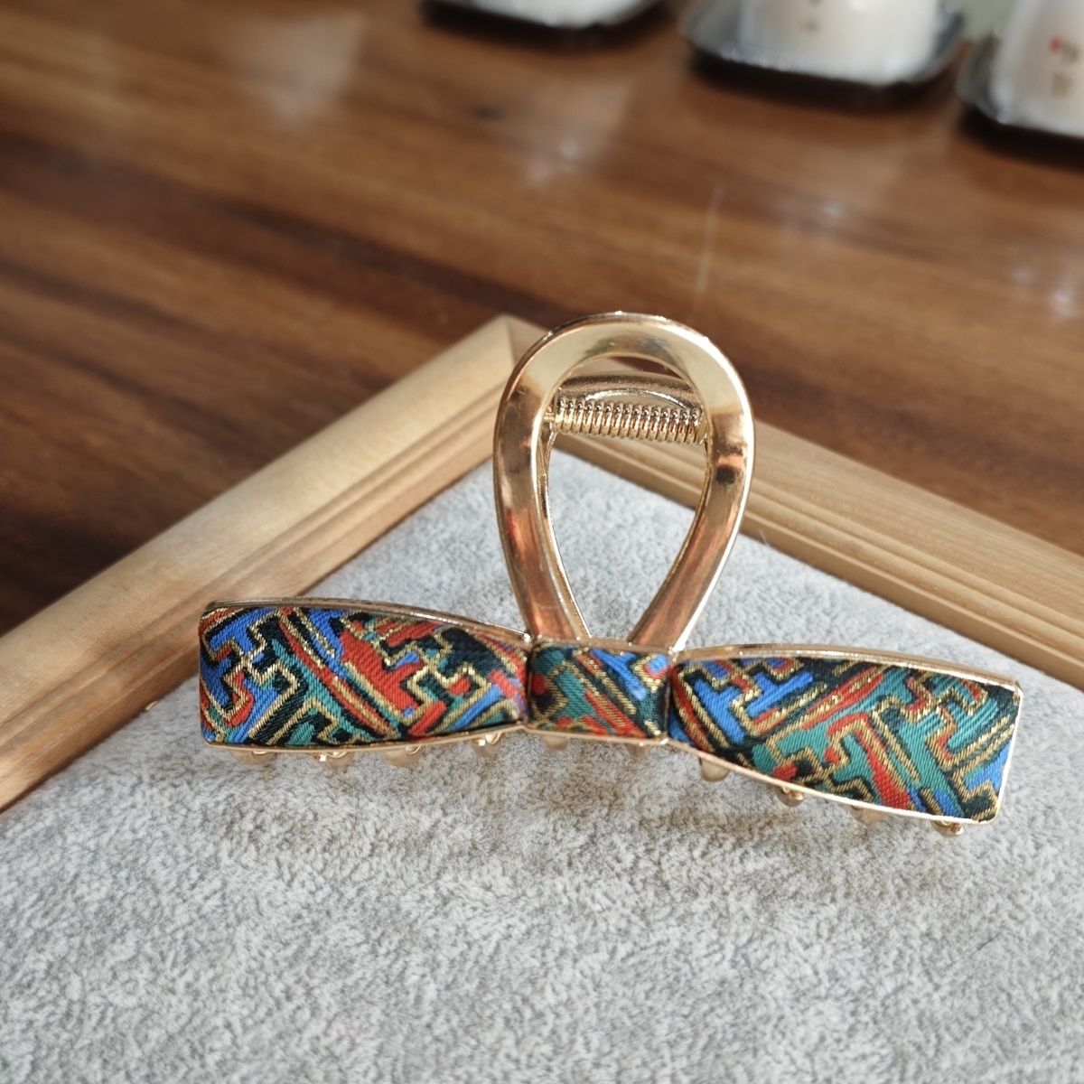Large hair clip