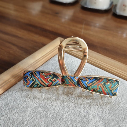 Large hair clip