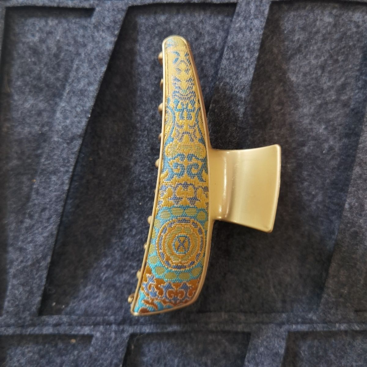 Large hair clip