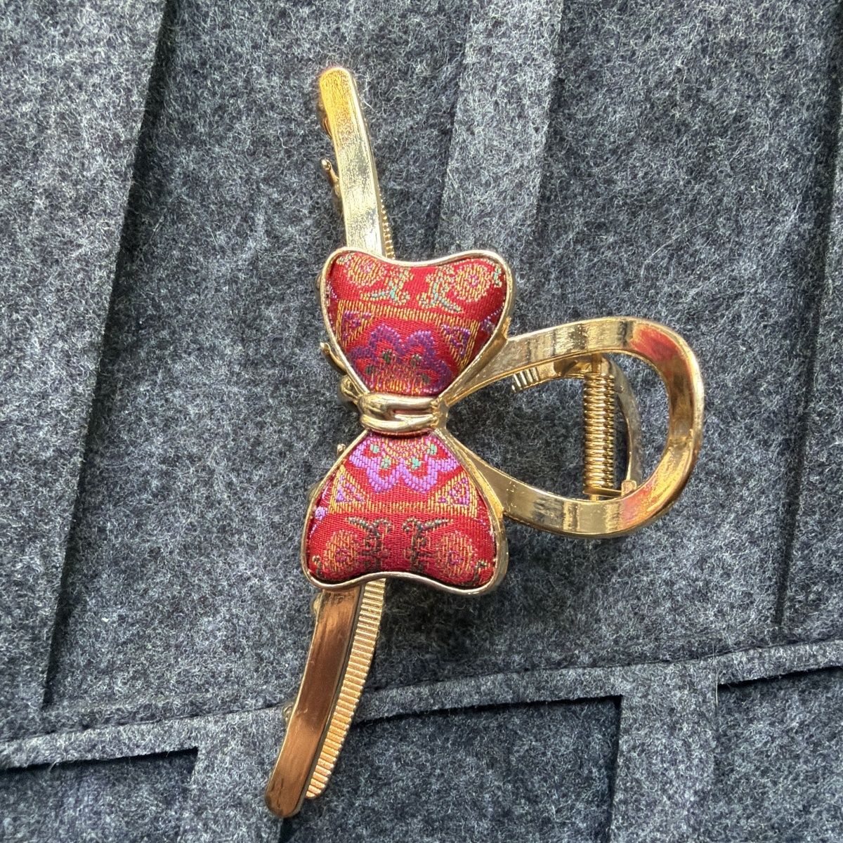 Large hair clip