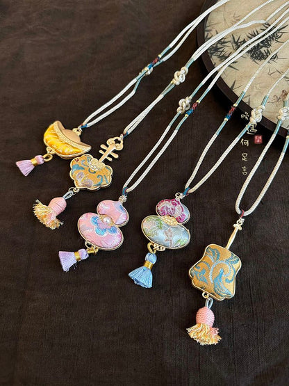Necklace pendant
