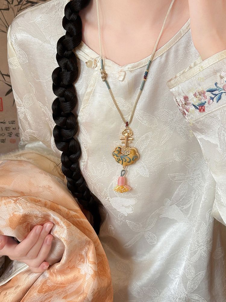 Necklace pendant