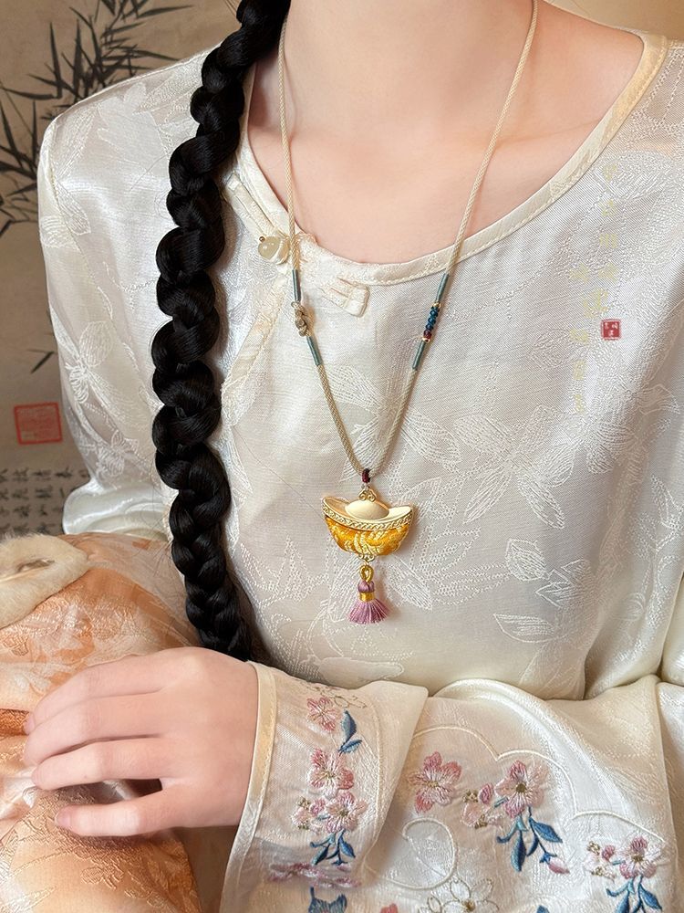 Necklace pendant