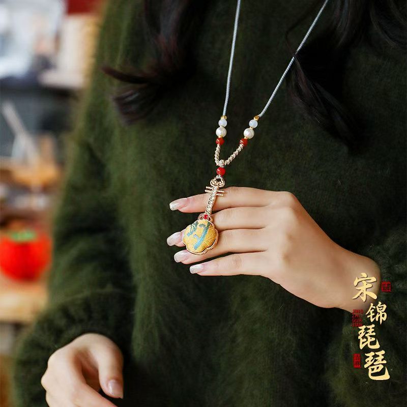 Necklace pendant