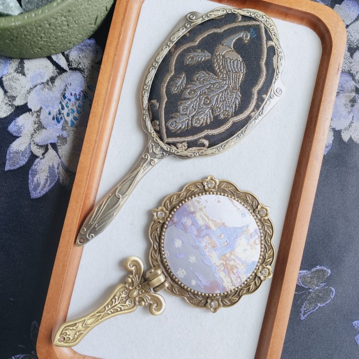 Song brocade small mirror