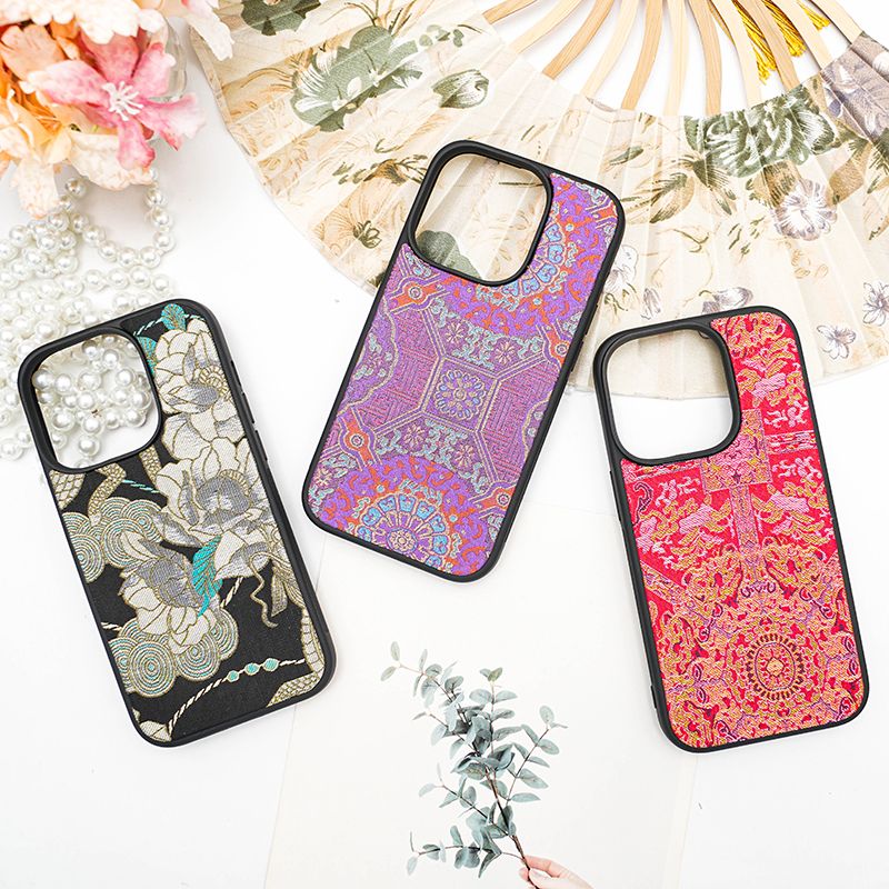 Phone case（Comes with a free phone charm）