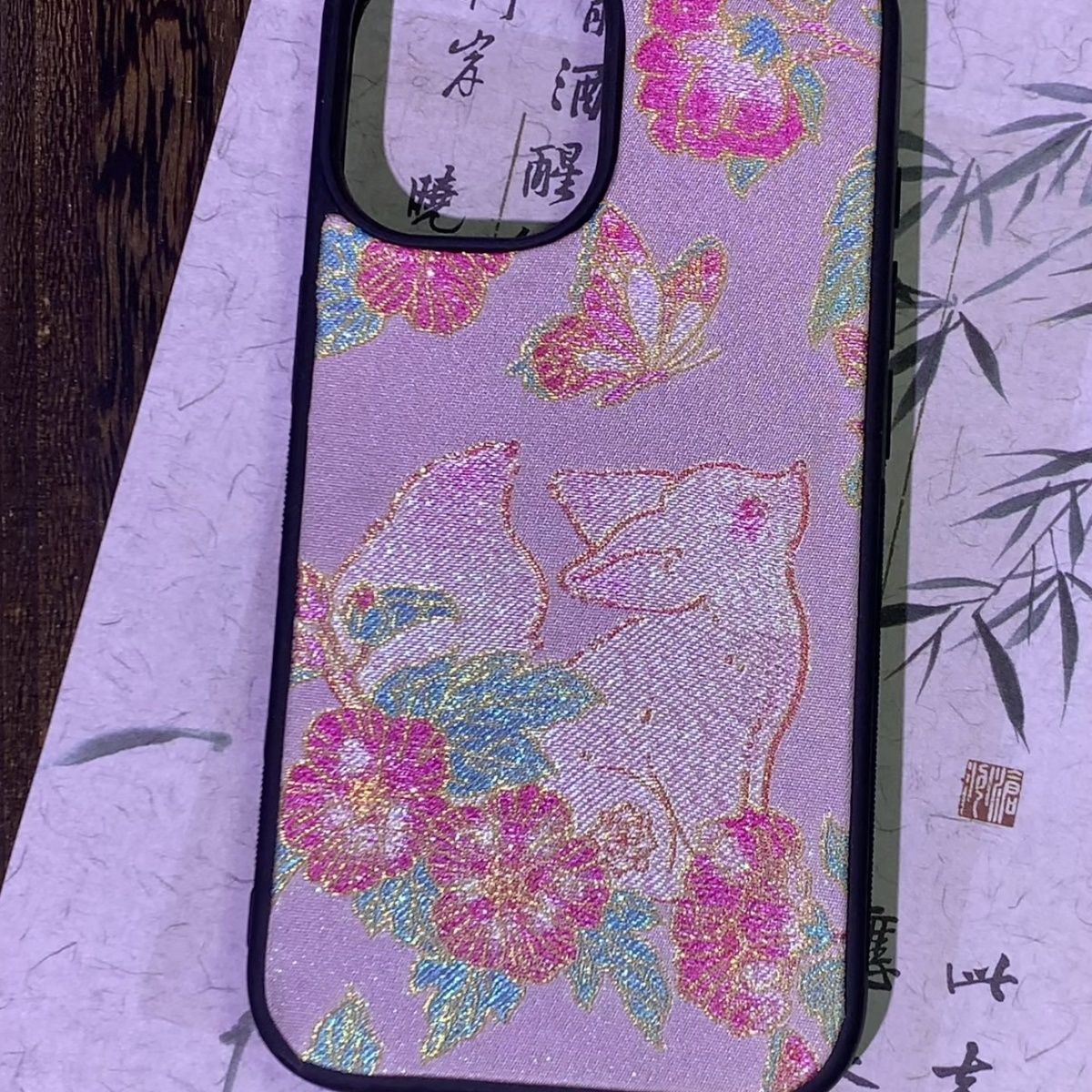 Phone case（Comes with a free phone charm）