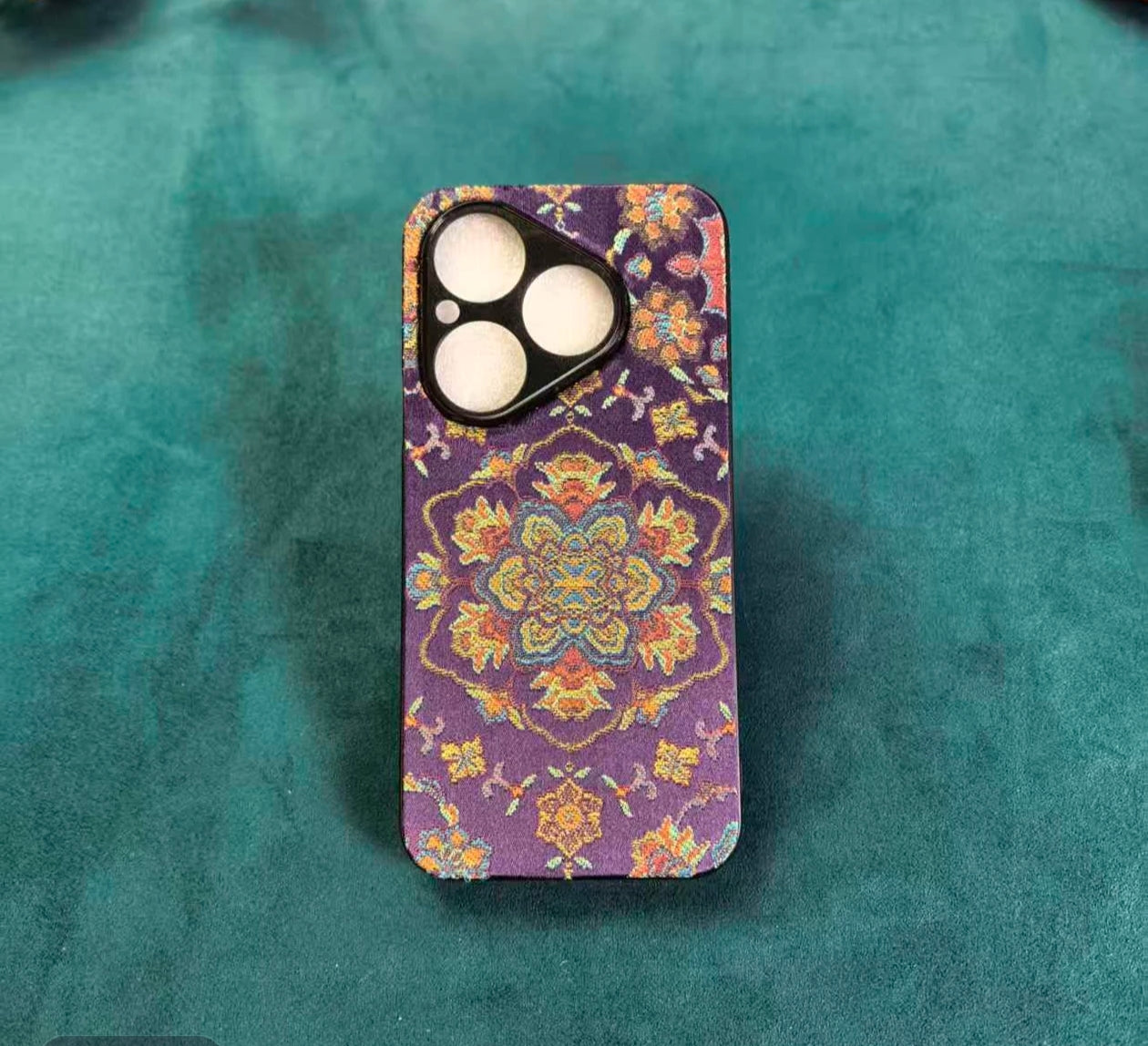 Phone case（Comes with a free phone charm）