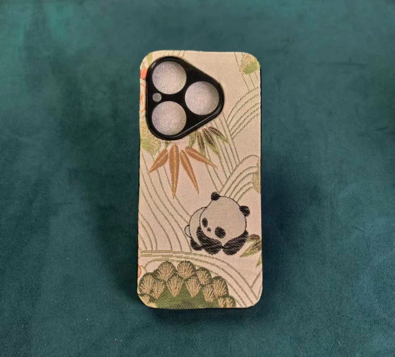 Phone case（Comes with a free phone charm）