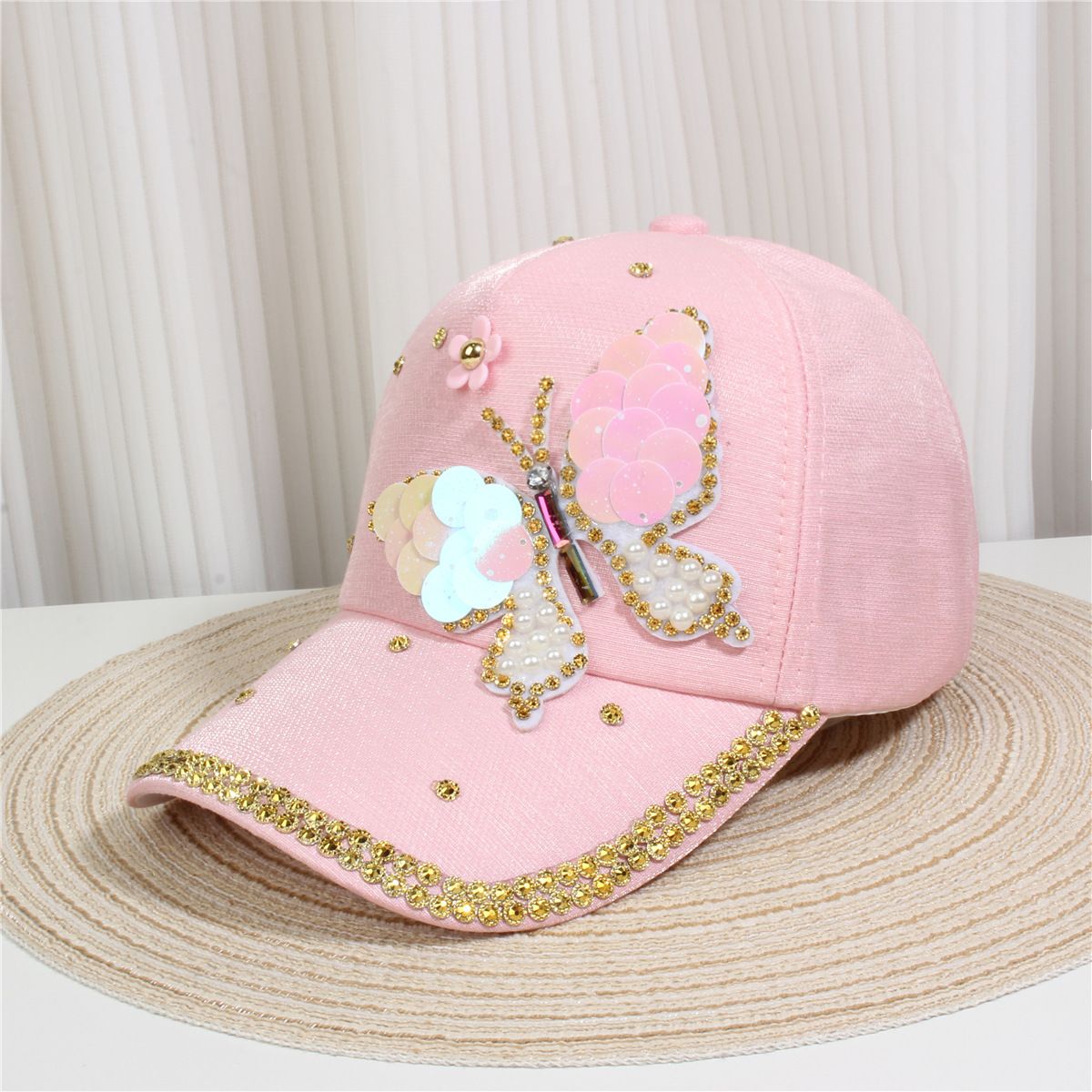 $9.9 hat mystery box Buy one get one free